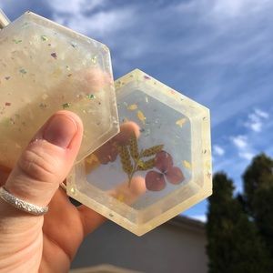 Resin box